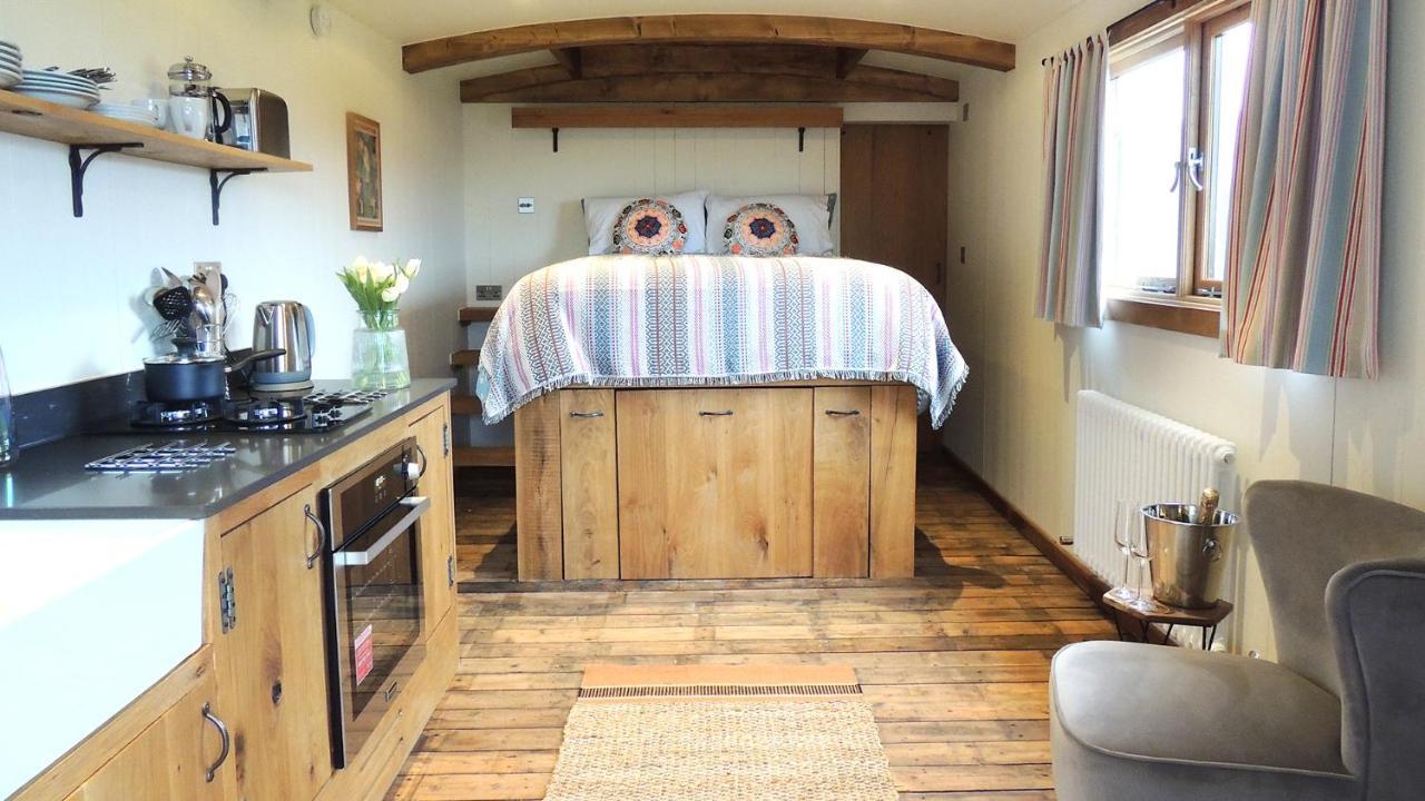 Betty Shepherd'S Hut Lydney Exterior photo